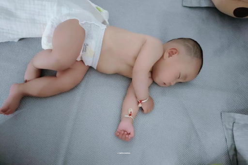 大同六个月宝宝眼睛散光